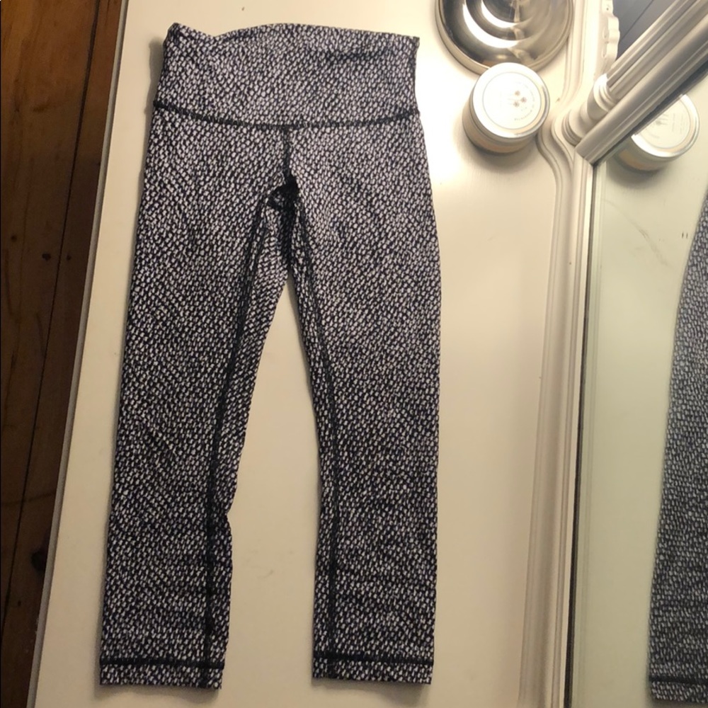 Lululemon cropped leggings